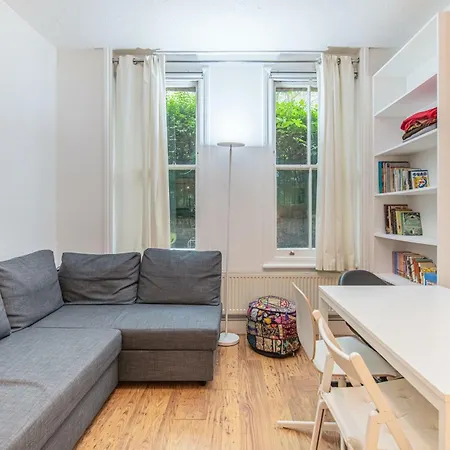 Well-Connected 2Bd Flat In Elephant & Castle